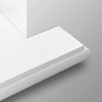 Bild-Ausschnitt MDF Fensterbank nach Maß eckig mit Ausklinkung.